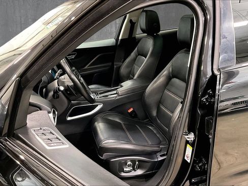 Used 2020 Jaguar F-PACE Prestige AWD/4WD image 21
