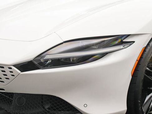 Used 2024 Ferrari Roma Spider image 31