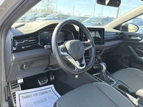 Used 2025 Volkswagen Jetta Sport image 10
