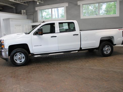 Used 2018 Chevrolet Silverado 2500 W/T w/ Snow Plow Prep Package AWD/4WD image 4