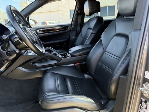 Used 2019 Porsche Cayenne image 26