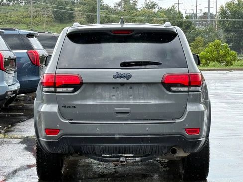 Used 2020 Jeep Grand Cherokee Laredo AWD/4WD image 5