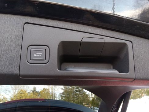 Used 2023 Cadillac XT4 Luxury image 23