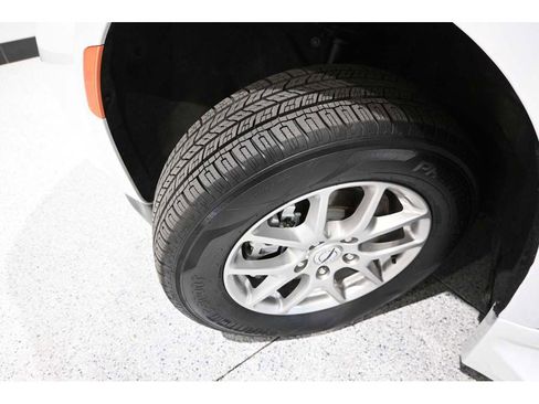 Used 2024 Chrysler Pacifica Touring-L FWD image 11