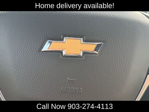 Used 2022 Chevrolet Traverse LS image 28