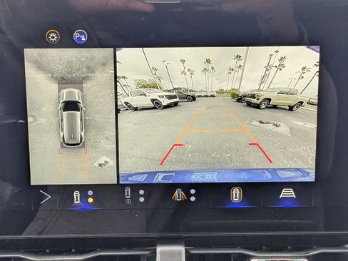 Certified 2025 Chevrolet Equinox LT w/ Convenience Package II image 24