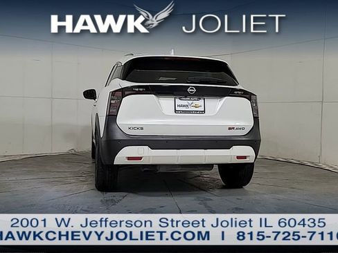 Used 2025 Nissan Kicks SR w/ Interior Electronics Package image 6