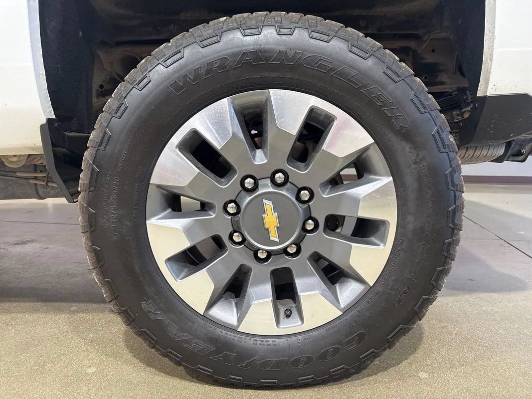 Used 2019 Chevrolet Silverado 2500 LT AWD/4WD image 35
