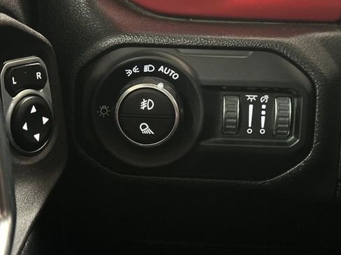 Used 2022 Jeep Gladiator Rubicon w/ Dual Top Group image 31