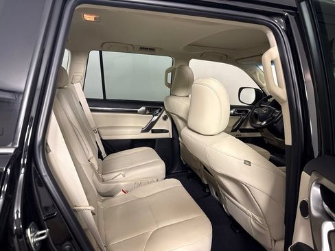 Used 2023 Lexus GX 460 Premium AWD/4WD image 17