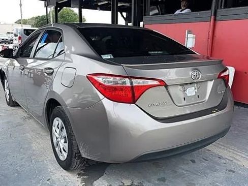 Used 2016 Toyota Corolla LE FWD image 2