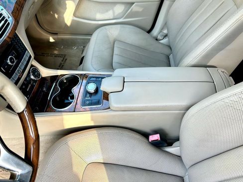 Used 2012 Mercedes-Benz CLS 550 image 12