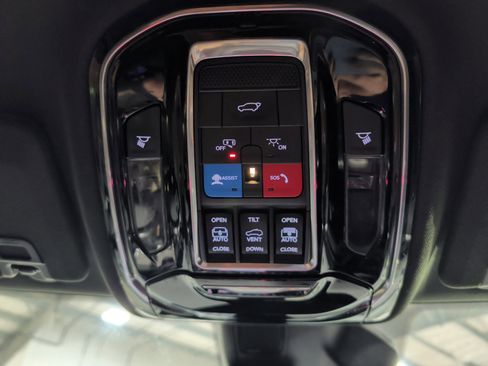 Used 2021 Jeep Grand Cherokee L Overland image 12