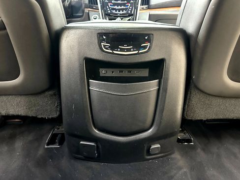 Used 2018 Cadillac Escalade Premium Luxury image 41