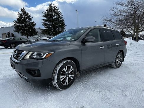 Certified 2019 Nissan Pathfinder SV image 3