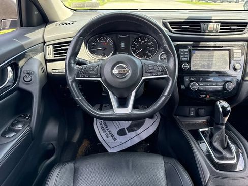 Used 2017 Nissan Rogue SL w/ SL Premium Package AWD/4WD image 16