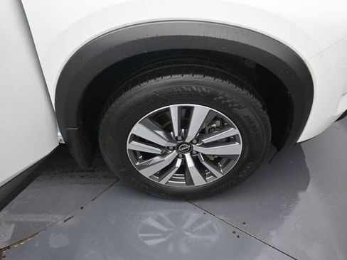 Used 2025 Nissan Pathfinder SL AWD/4WD image 34