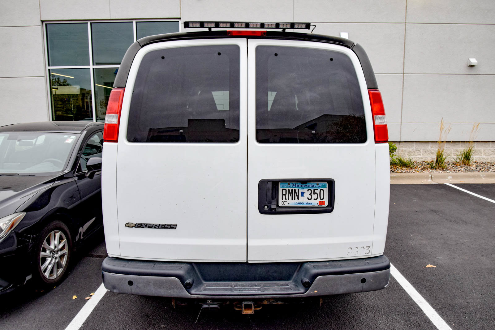 Used 2017 Chevrolet Express 3500 LS w/ Cold Climate Package RWD image 15