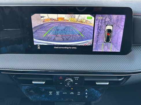 New 2025 Nissan Kicks SR image 14