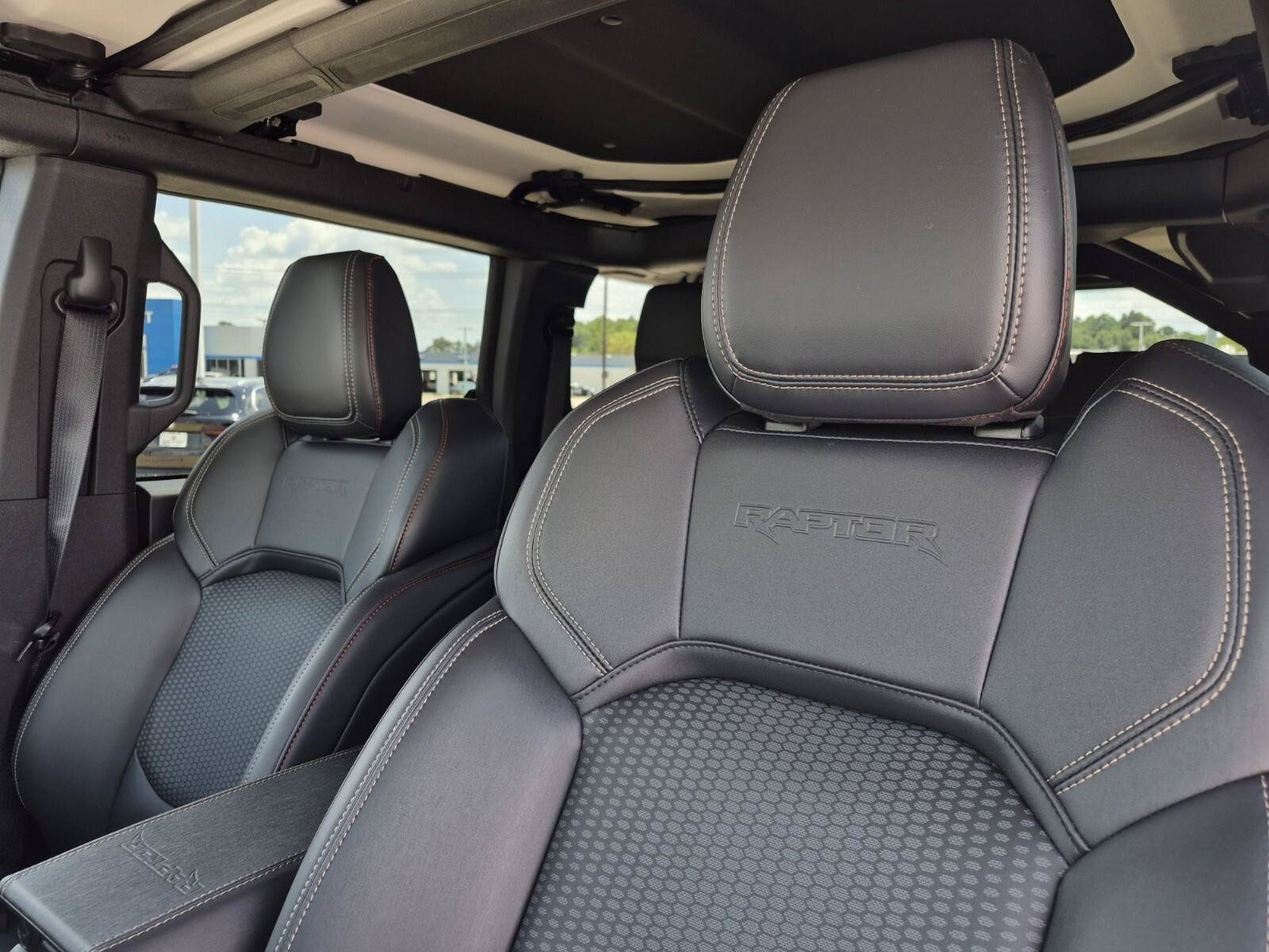 Used 2025 Ford Bronco Raptor AWD/4WD image 14