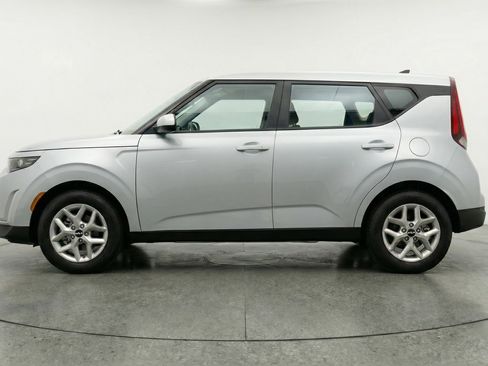 Used 2025 Kia Soul LX w/ LX Technology Package image 5