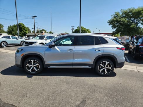 New 2025 Volkswagen Tiguan SE image 4