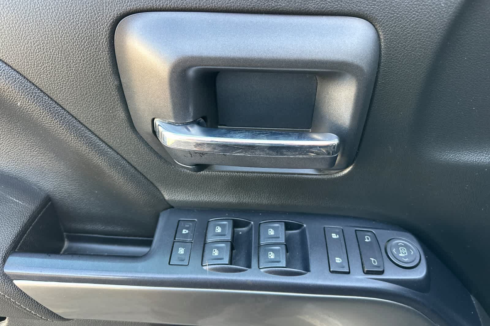 Used 2018 Chevrolet Silverado 1500 LT w/ LT Fleet Convenience Package AWD/4WD image 15