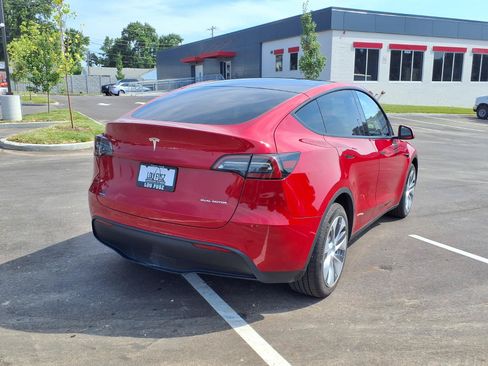 Used 2023 Tesla Model Y Long Range AWD/4WD image 4