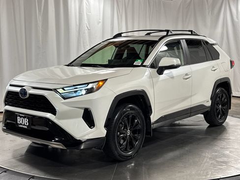 Used 2022 Toyota RAV4 SE w/ Convenience Package AWD/4WD image 1