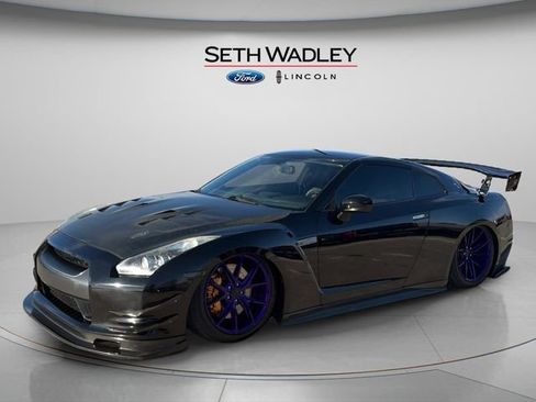 Used 2010 Nissan GT-R Premium image 3