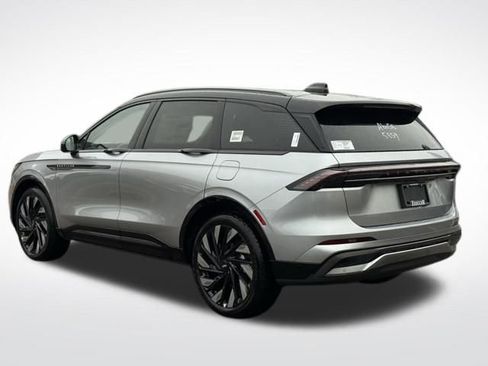 New 2026 Lincoln Nautilus Reserve w/ Jet Appearance Package image 4