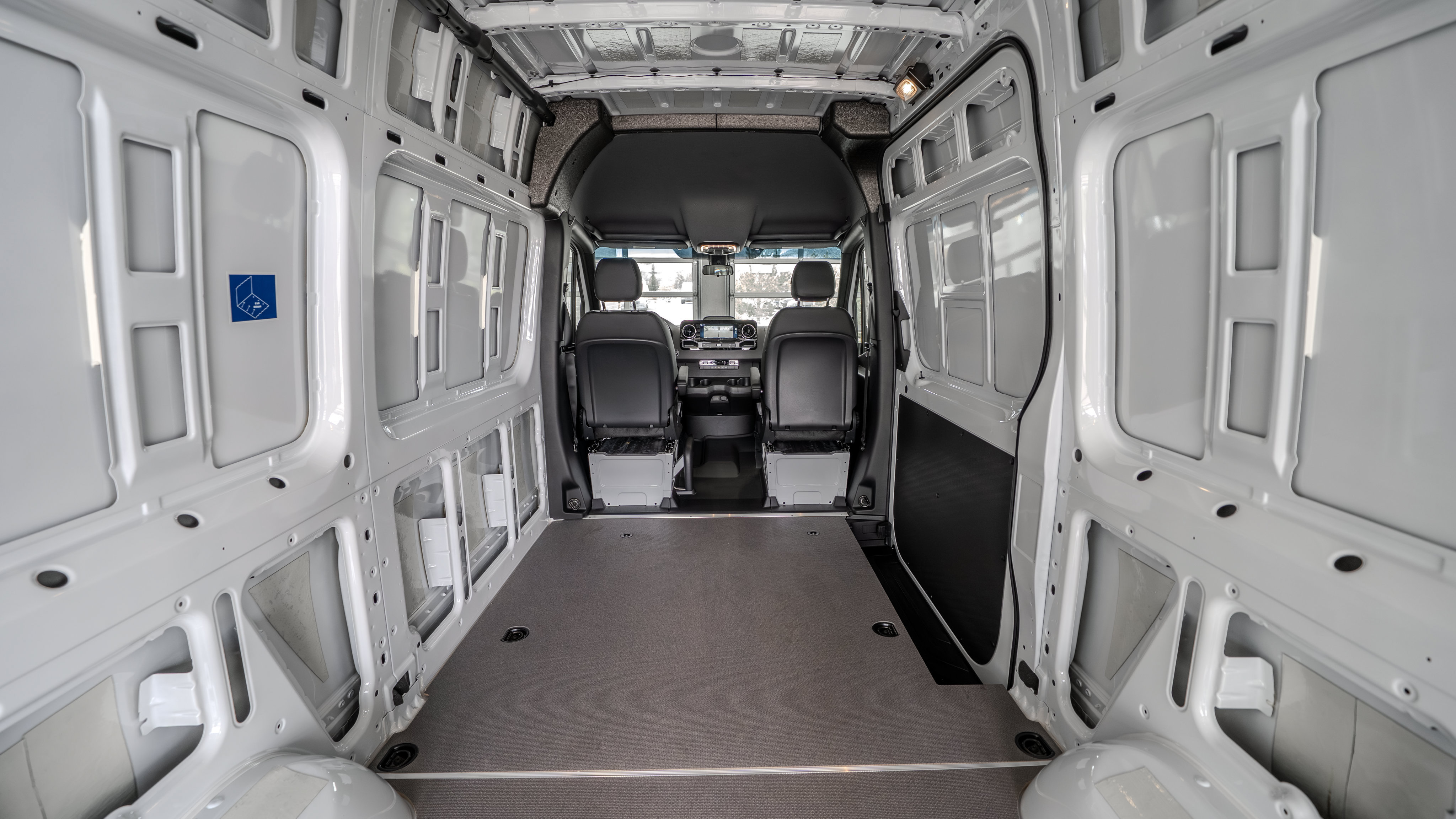 Used 2025 Mercedes-Benz Sprinter 2500 image 29