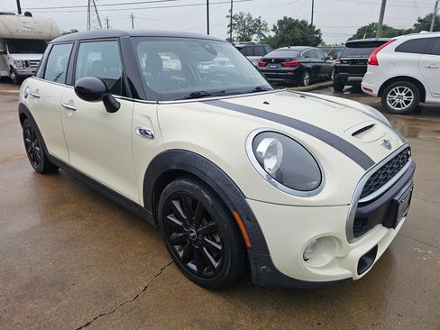 Used 2019 MINI Cooper S w/ Driver Assistance Package FWD image 4