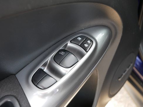 Used 2015 Nissan Juke SL image 19