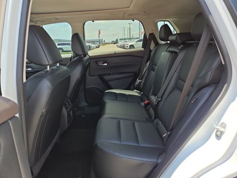 Used 2023 Nissan Rogue SV w/ SV Premium B Package FWD image 11