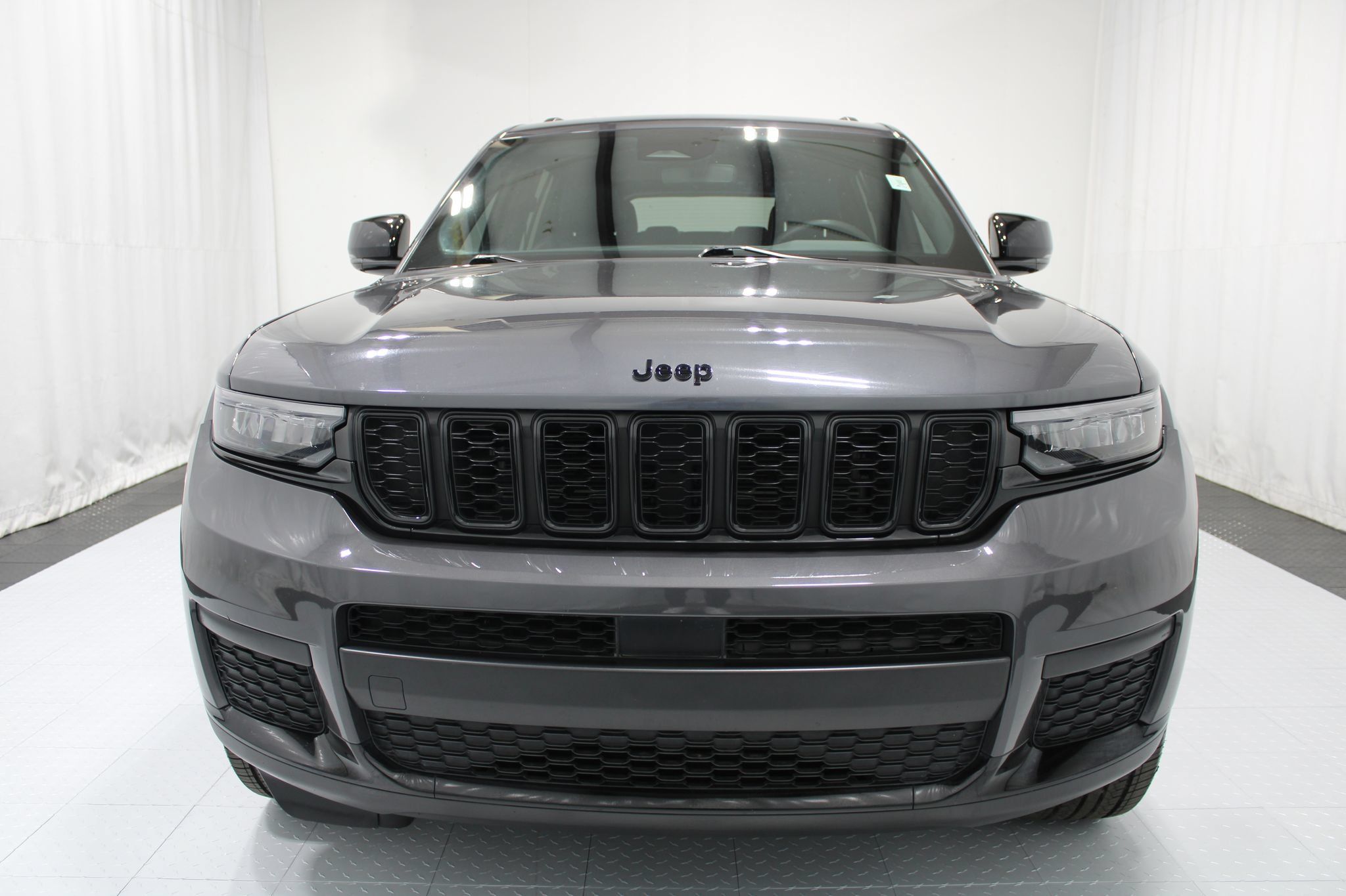 Used 2023 Jeep Grand Cherokee L Laredo AWD/4WD image 3