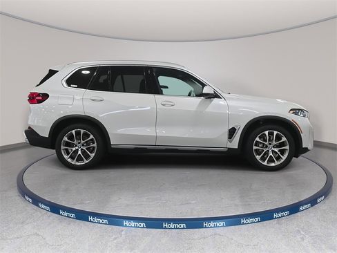 Certified 2025 BMW X5 xDrive40i w/ Parking Assistance Package image 4