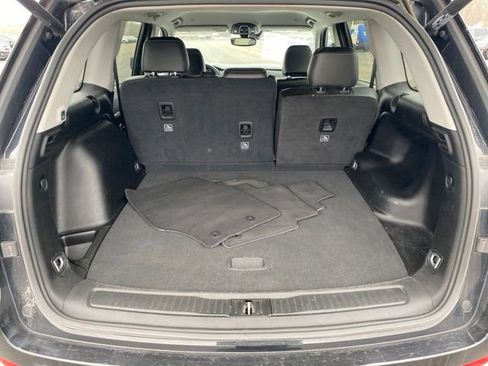 Used 2023 Jeep Grand Cherokee Limited AWD/4WD image 19