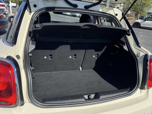 Used 2017 MINI Cooper 4-Door Hardtop image 18