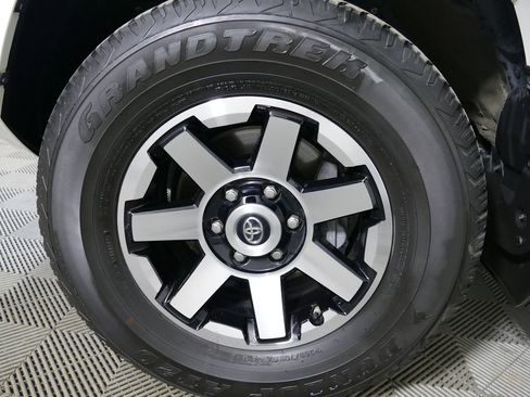 Used 2021 Toyota 4Runner TRD Off-Road Premium w/ Moonroof Package image 24