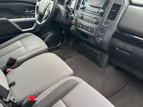 Used 2022 Nissan Titan SV w/ Accessory Utility Package image 15