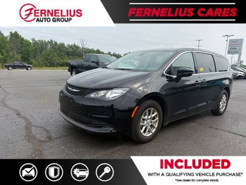 Used 2026 Chrysler Voyager LX FWD image 6