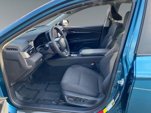 Used 2025 Toyota Camry LE w/ Convenience Package FWD image 9