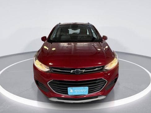 Used 2020 Chevrolet Trax LT w/ Driver Confidence Package image 3