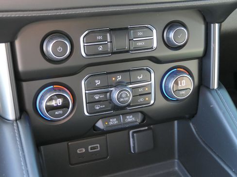 Used 2021 Chevrolet Tahoe LS RWD image 22