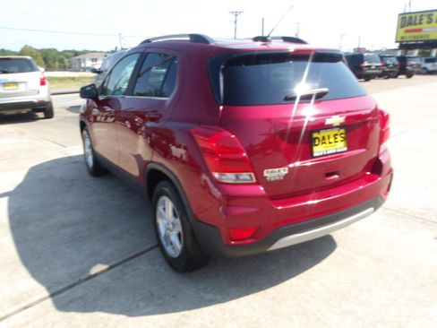 Used 2019 Chevrolet Trax LT w/ LPO, Protection Package FWD image 14