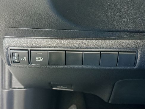 Used 2025 Toyota Corolla LE image 16