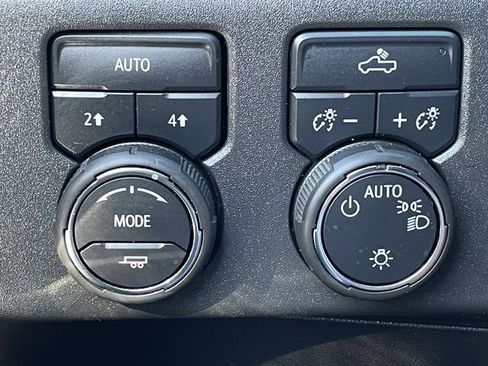 Used 2024 Chevrolet Silverado 1500 LT image 21