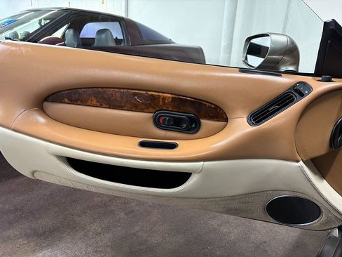 Used 1998 Aston Martin DB7 Coupe image 11