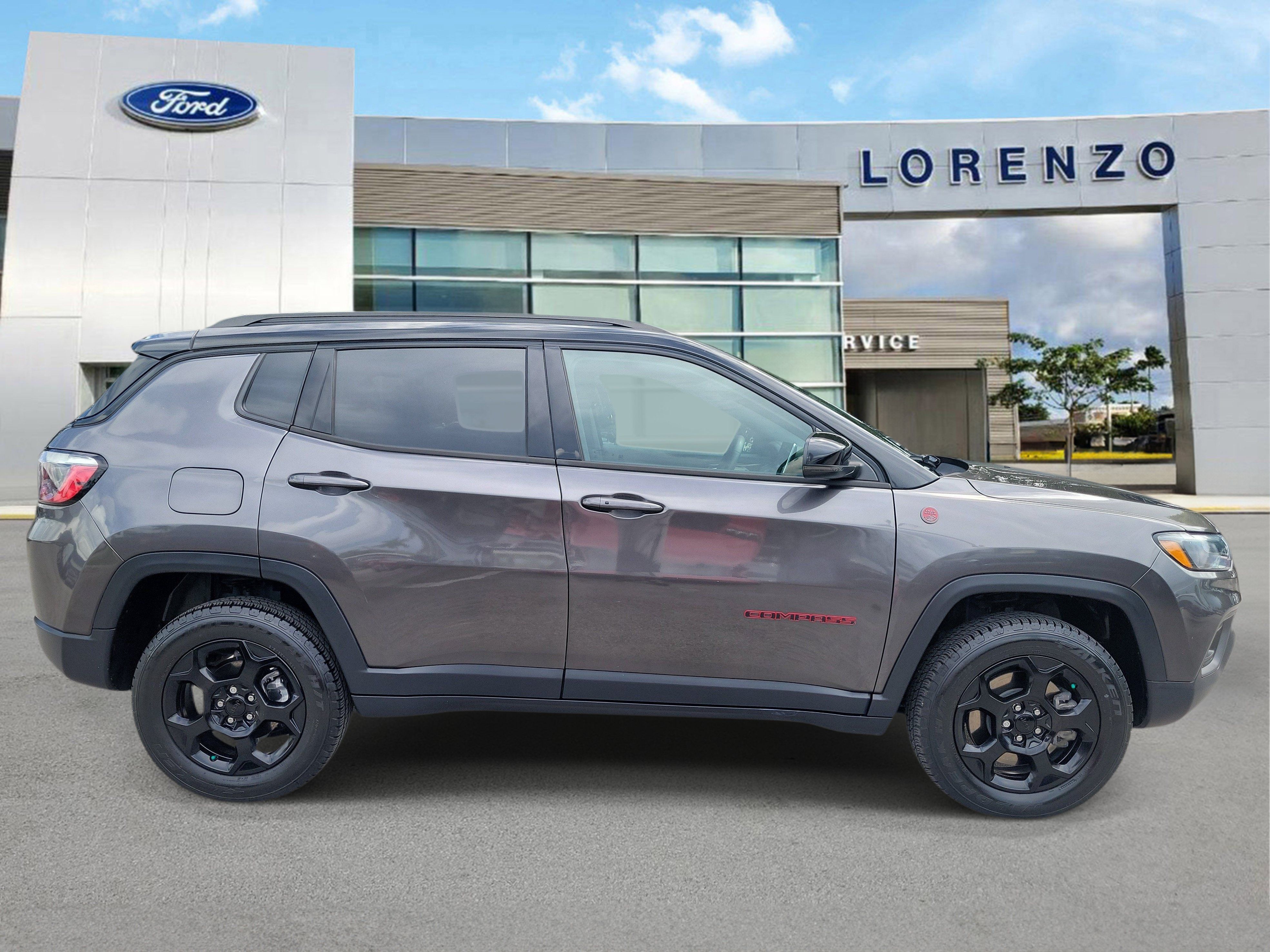 Used 2023 Jeep Compass Trailhawk AWD/4WD image 4